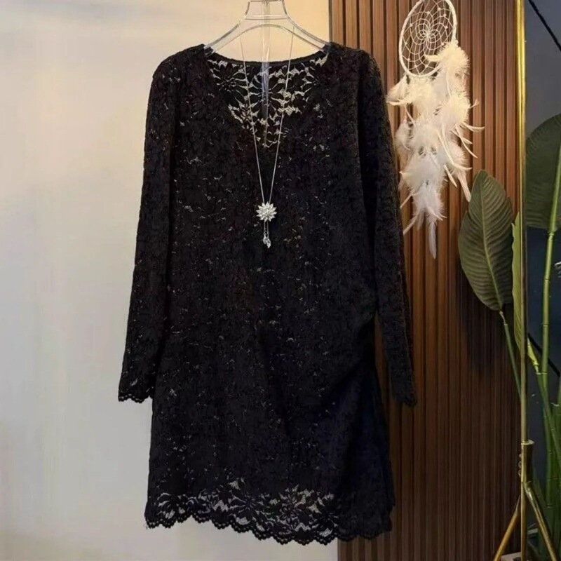 150kg Plus Size Loose Fit Casual Slimming Stylish Lace Shirt for Plus-Size Women, Mid-Length Hollow-Out V-Neck Top for Women