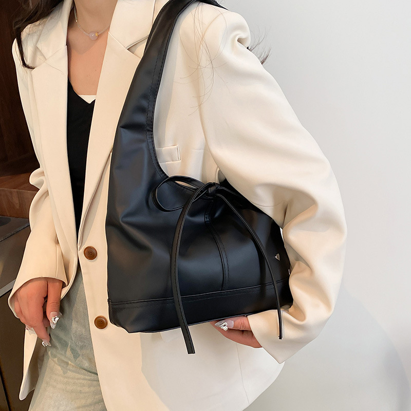 2025 nicho coreano bolso de mujer de viaje bolso casual universal arco de gran capacidad bolso de hombro único brazo