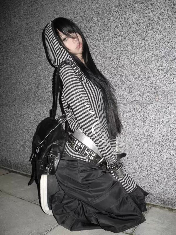 no E mosen（noE）Irregular retro striped hollow-out hooded silver-printed slim-fit long-sleeve blouse