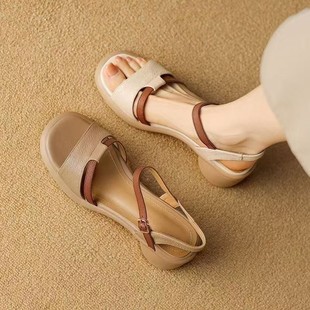 Artistic Thick-heeled Sandals Women's Shoes Retro Soft-soled Moms Shoes 2025 Summer New Cyber Celebrum Beach Shoes