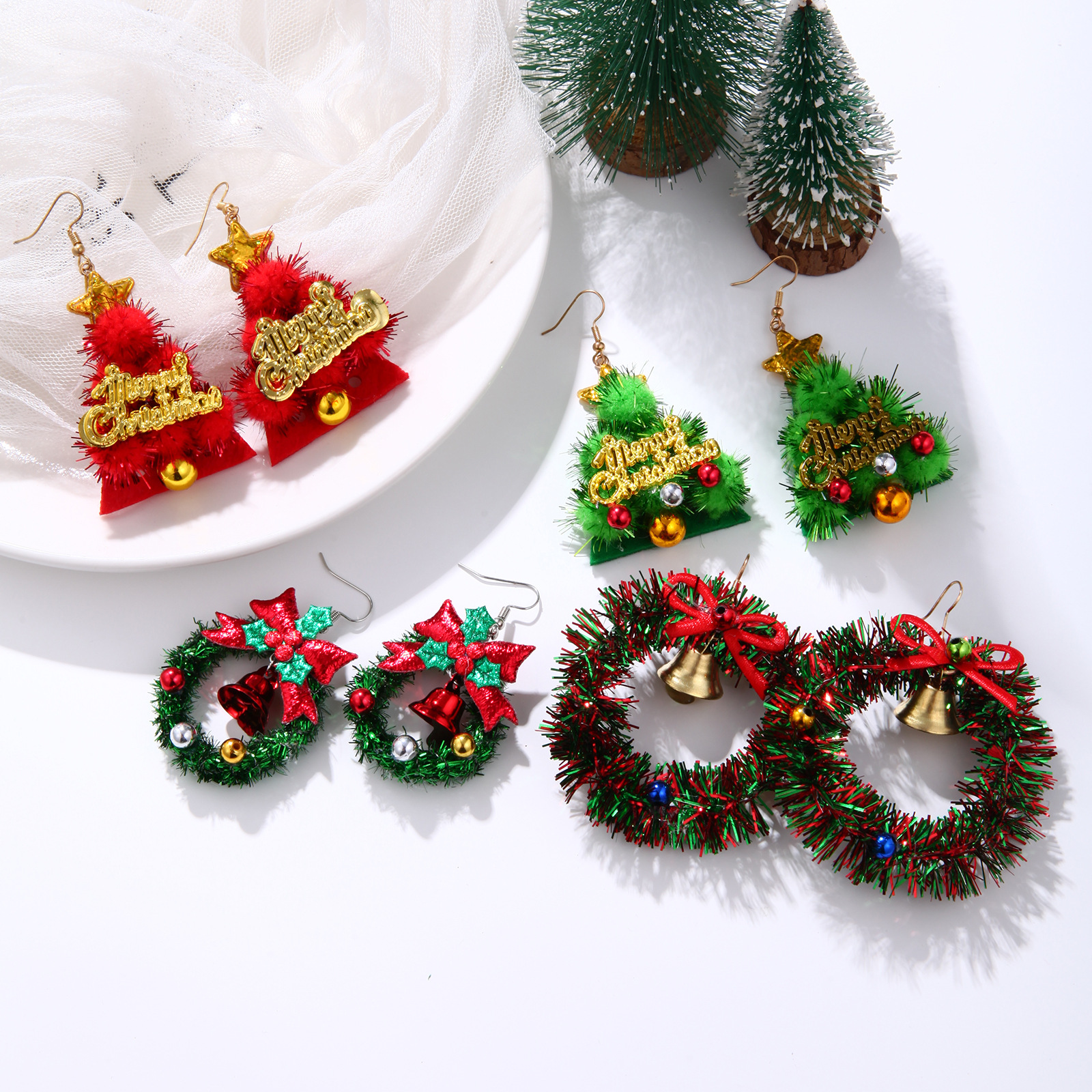 Cute Christmas Christmas Tree Wreath Bell Zinc Alloy Drop Earrings display picture 5