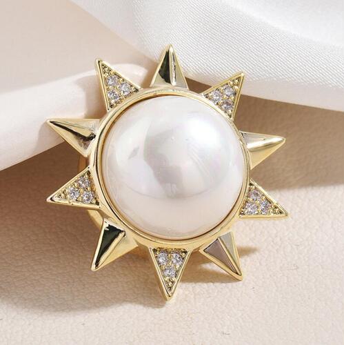 Factory direct sale Pearl Snowflake Magnet Buckle Brooch Perforation-free Magnetic Anti-leak Buckle Versatile Multifunctional Collar Pin