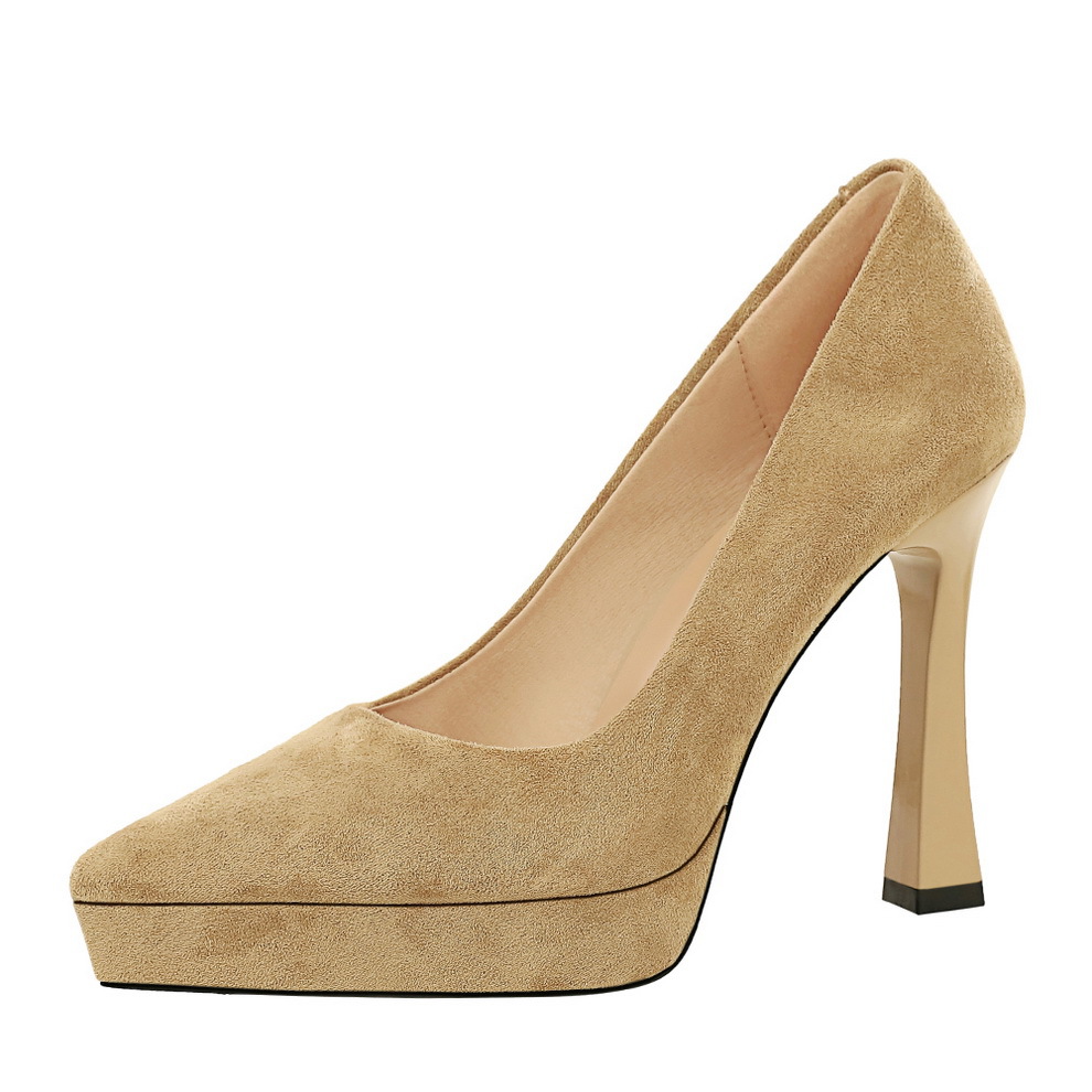 Waterdichte plateaupumps van suède voor dames met blokhak_voghion.com