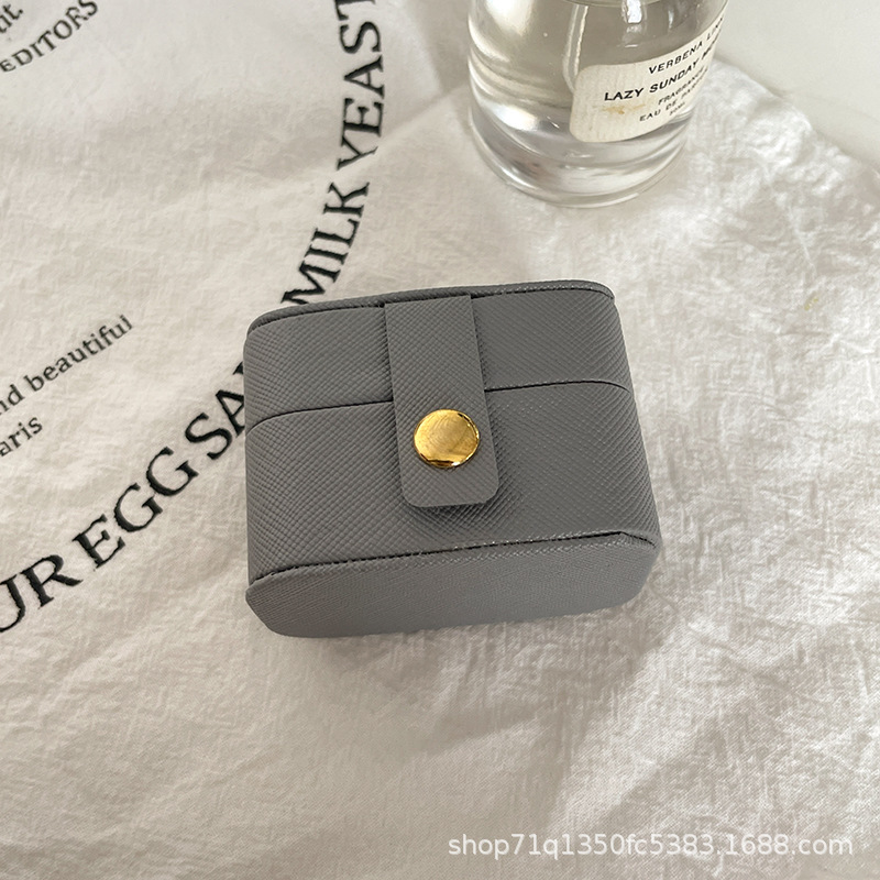 Mini caja de joyería de bloque de tofu blanco y negro portátil de tamaño pequeño anillo portátil simple caja de joyería diaria