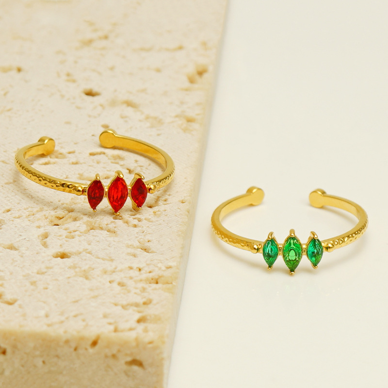 Venta al por mayor 18K oro acero inoxidable con incrustaciones de circón anillo geométrico europeo y americano ins moda titanio acero abierto anillo ajustable