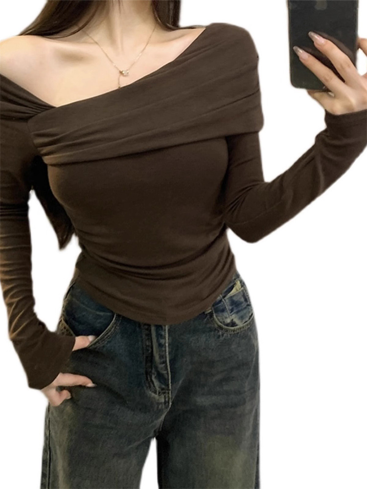 セクシーでピリピリとした女性らしい長袖ベースレイヤートップス、2026秋冬向けスリムフィット斜め襟ワンショルダーTシャツ、トレンド商品