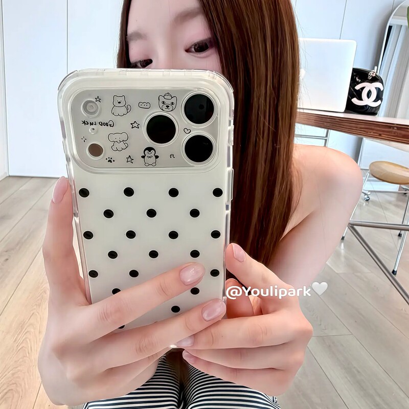 Yuri Park ins Korean-style cute and simple polka dot and line design featuring small animals, suitable for iPhone 17, 18 Pro, and 18 Pro Max Yuri Park ins Korean-style cute and simple polka dot and line design featuring small animals, suitable for iPhone 17, 18 Pro, and 18 Pro Max