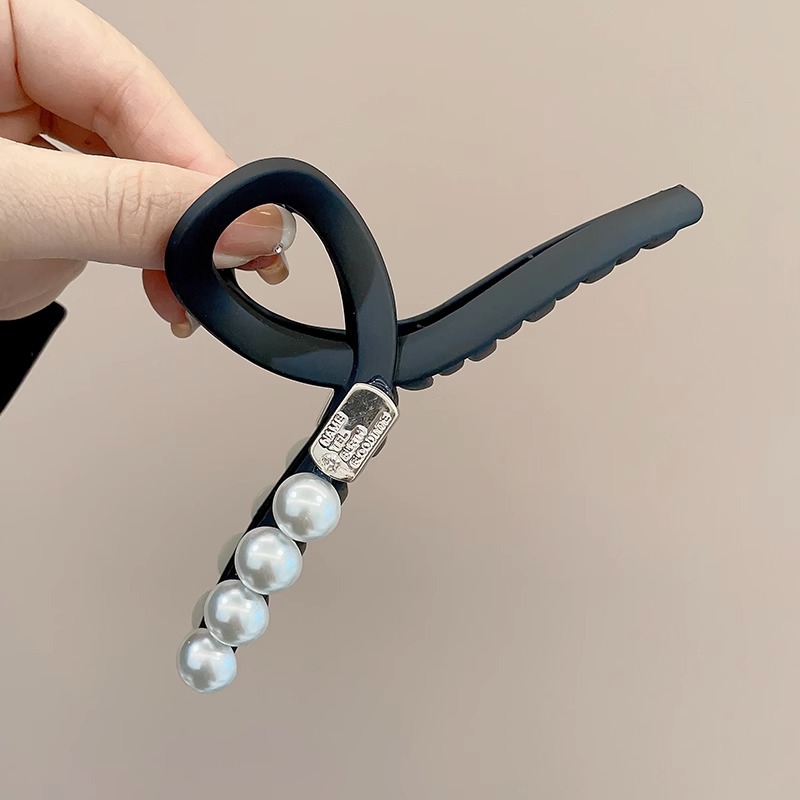 Estilo coreano de alta gama grande clip de agarre negro femenino 2025 nuevo clip de pelo en la parte posterior de la cabeza clip de tiburón clip de horquilla tocado