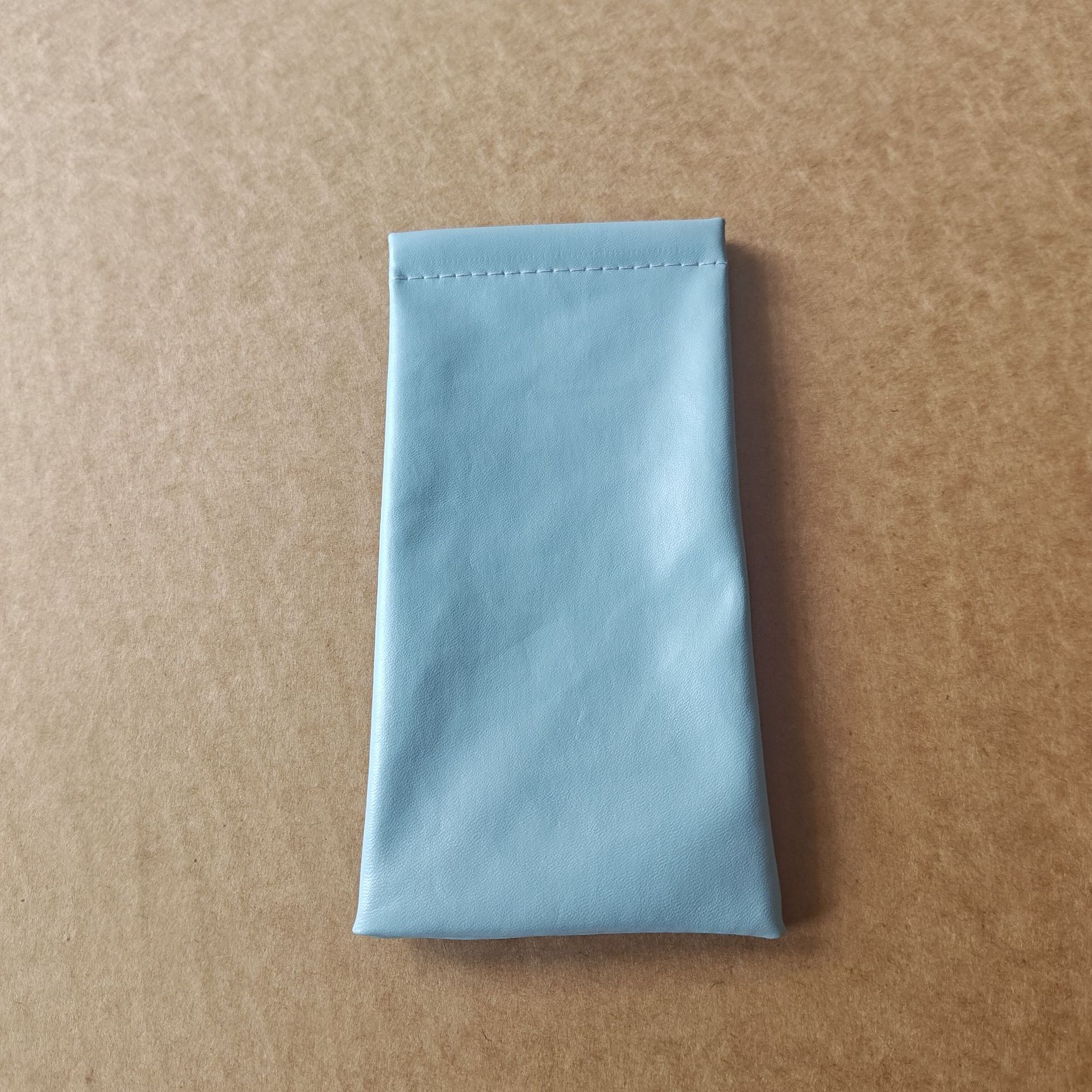 개조된 폐쇄형 철거울가방(블루)