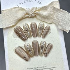 [Queen of Shurima] Buccellati Wearable Art Handcrafted Nail Design, Autumn/Winter Coffee-Colored Cat-Eye Nails