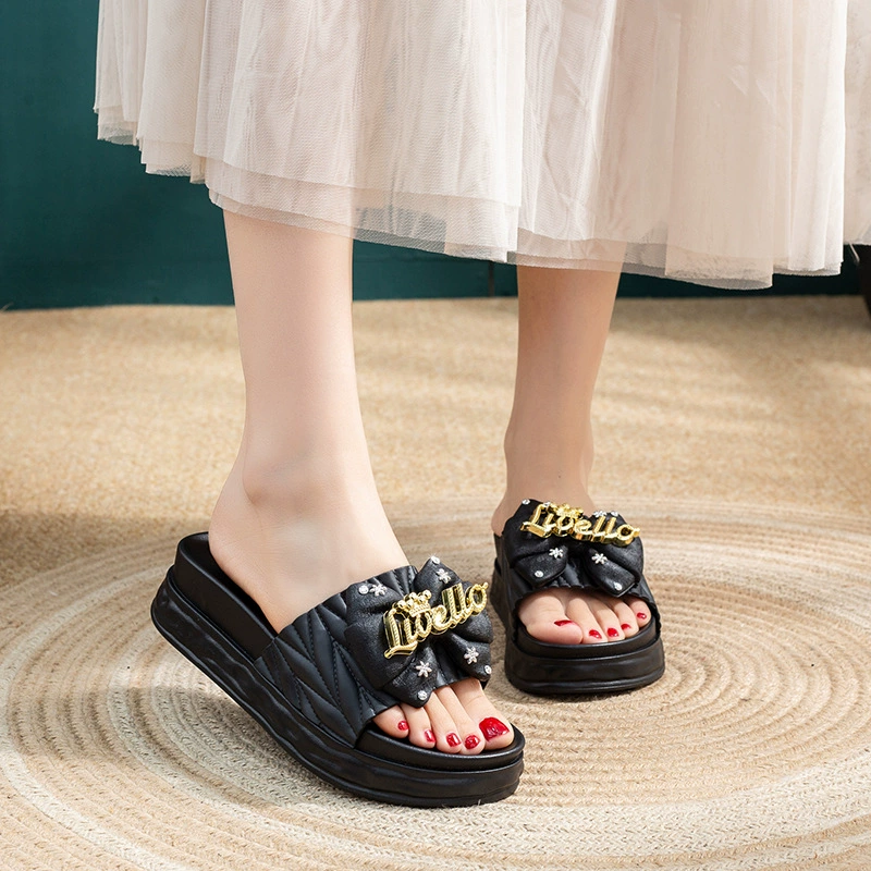 Трансграничные взрывные 2024 новые тапочки женские летние наружные носки толстые подошвы нескользящие модные дикие холодные тапочки женская внешняя торговля