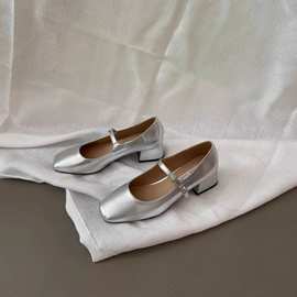 法式银色玛丽珍鞋女鞋2024春季新款气质粗跟方头一字带单鞋通勤鞋