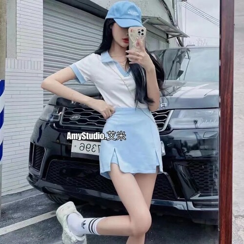 Niche-style short-sleeve top + high-waisted, figure-flattering, slimming, and body-covering split skirt set with contrasting color block T-shirt