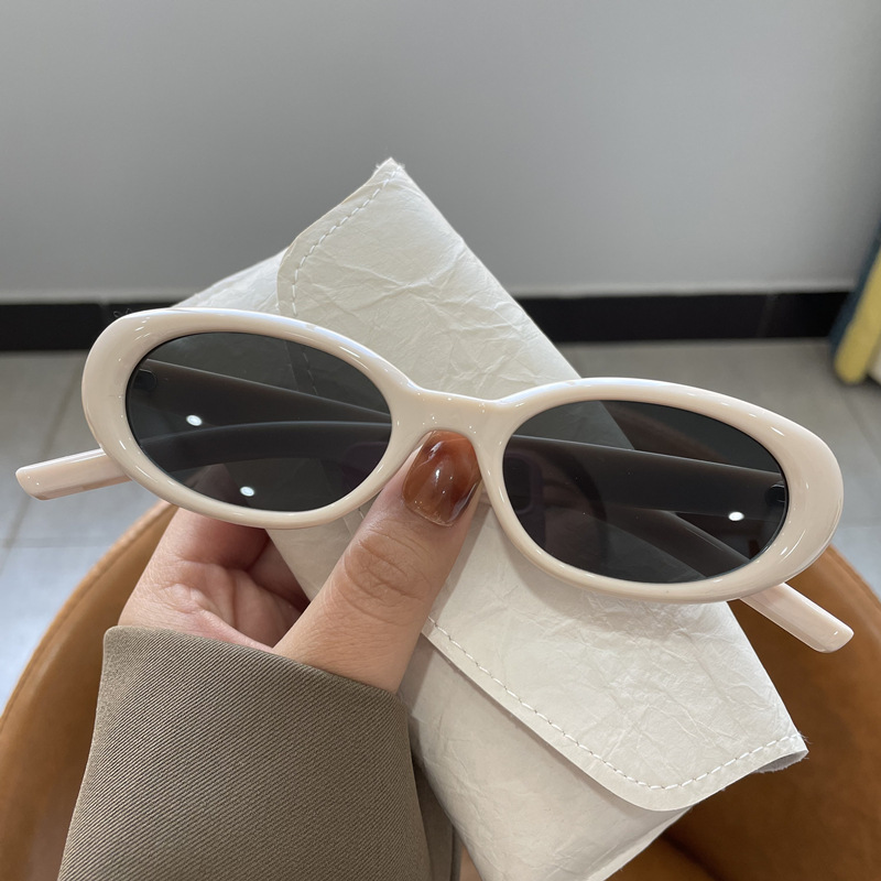 Retro oval sunglasses women's high-grade ins2023 new white sunglasses summer UV-proof strong light-