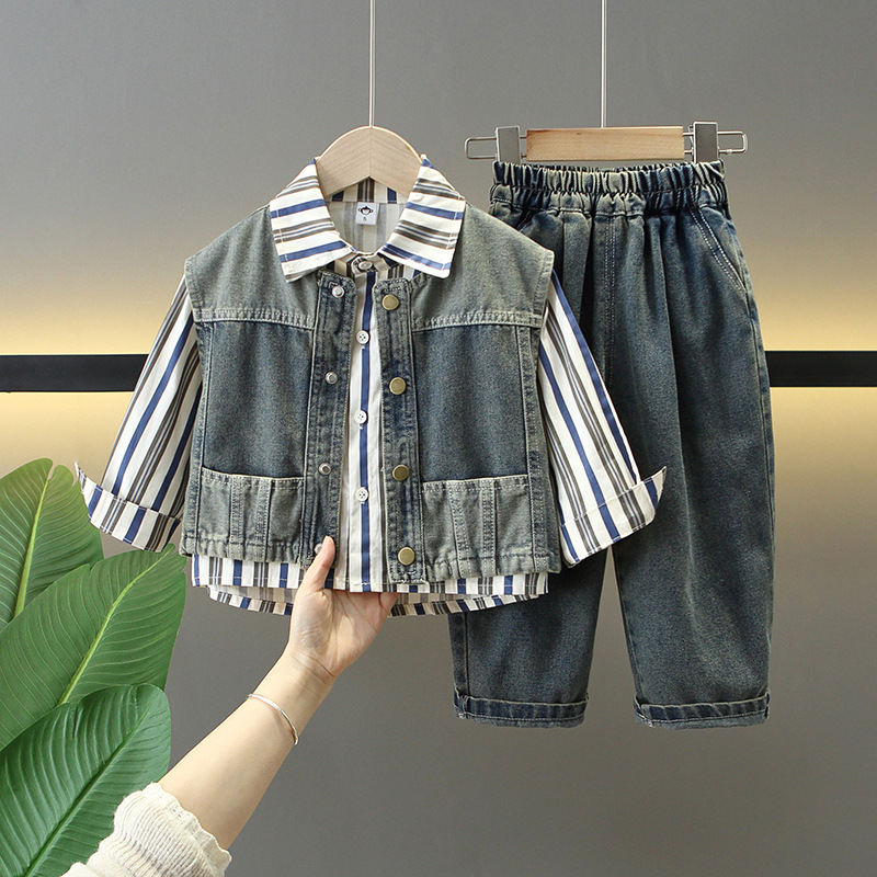 7765 traje de primavera para niños 2025 nuevo chaleco de mezclilla para niños de tres piezas ropa de trabajo de primavera y otoño para bebés
