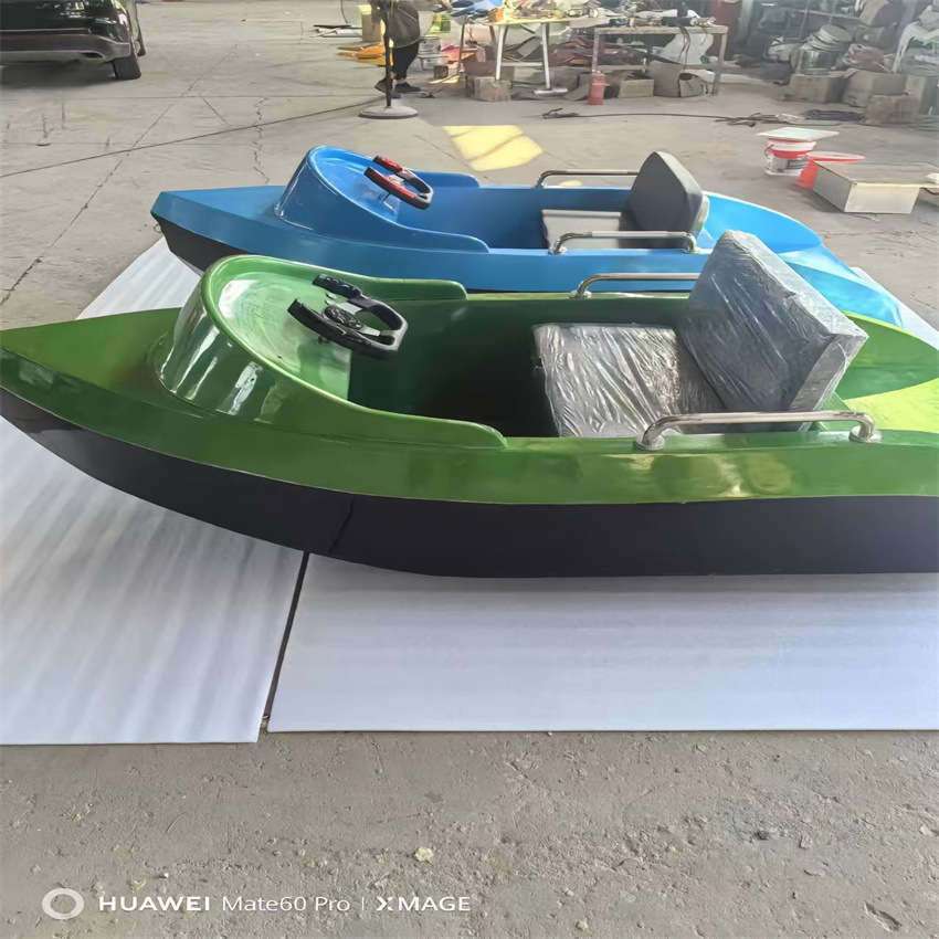 新玻璃钢网红卡丁船制作定水上摩托车脚踏船网红快艇超跑汽车造型