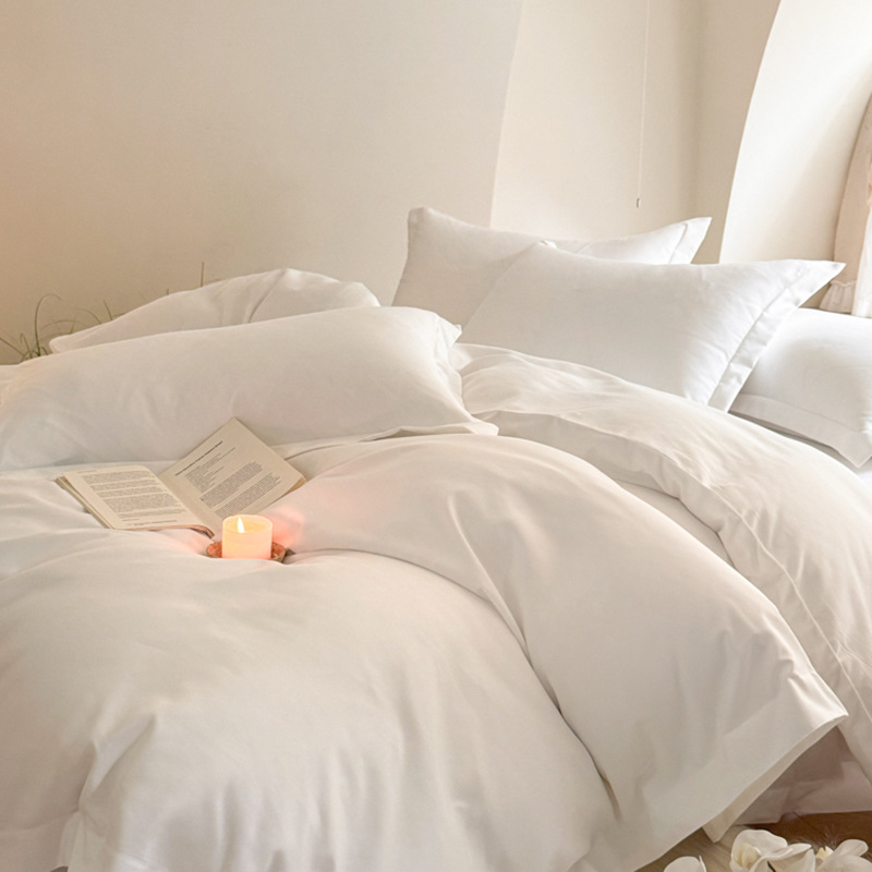 Casa de alojamiento ropa de cama de algodón cuatro piezas hoteles sábanas cubierta de cama de hotel blanco puro cubierta de colcha gruesa tres piezas al por mayor