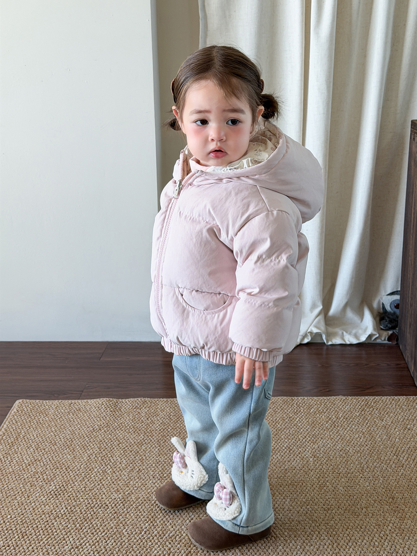 Ropa de niños de canela de pera chaqueta de invierno de niñas 90 chaquetas blancas de doble cara de ropa de bebé de un año de edad
