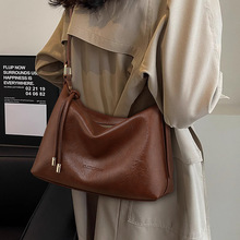 包包2025新款女包春夏真皮单肩斜挎包大容量百搭通勤托特包
