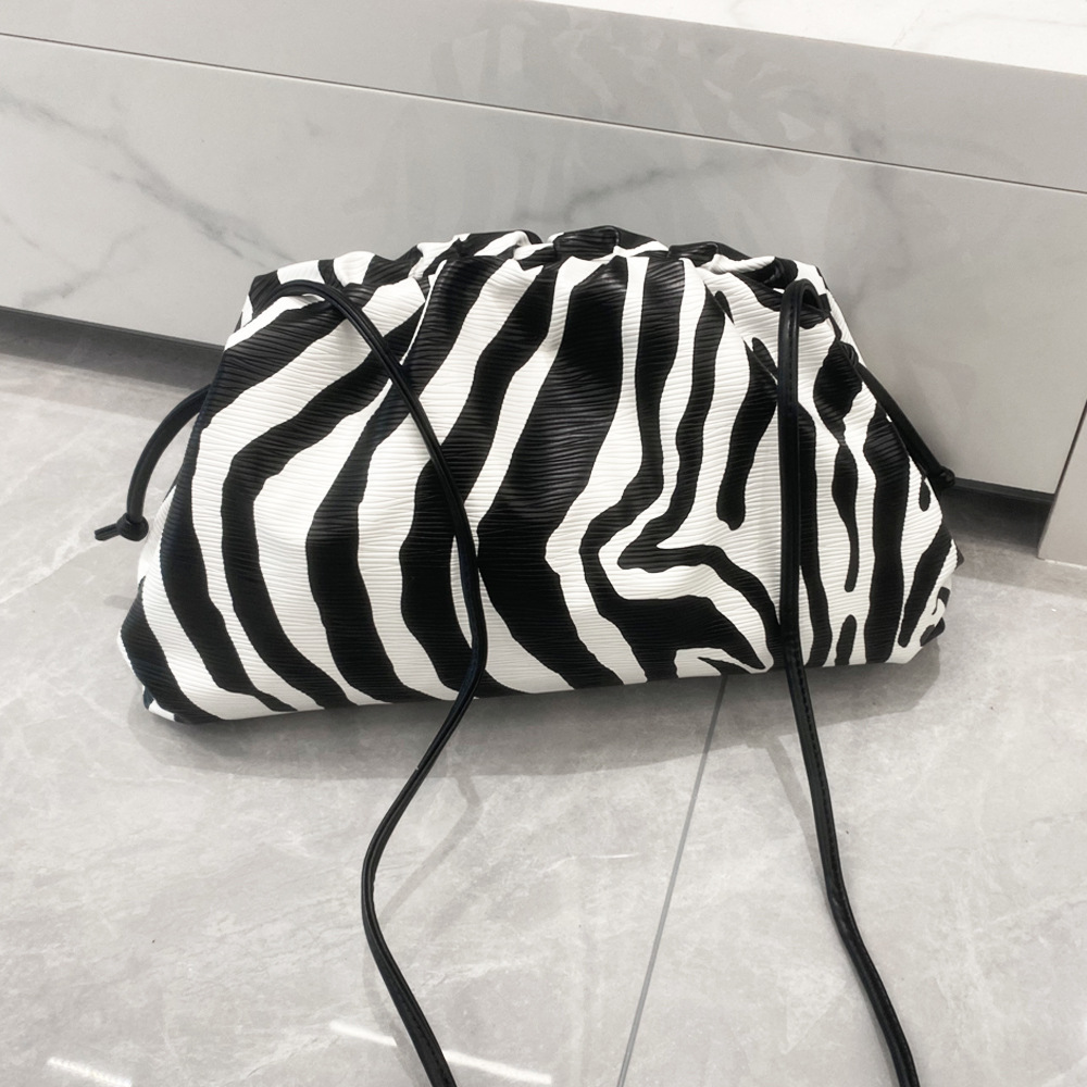 Rayas De Cebra Tamaño Pequeño Cebra Raya Grande Cuero Sintético Cebra Cuadrado Bolsos De Noche display picture 17