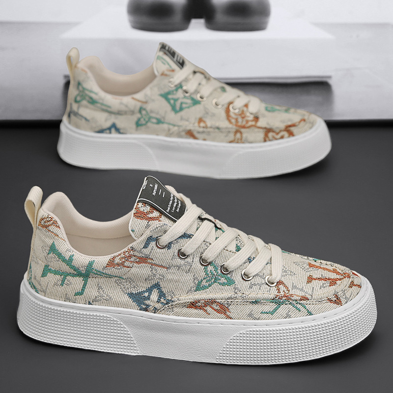 Zapatos de hombre otoño 2025 nuevos zapatos de lona transpirables de moda coreana con suela suave ligera, zapatos de altura baja para hombre