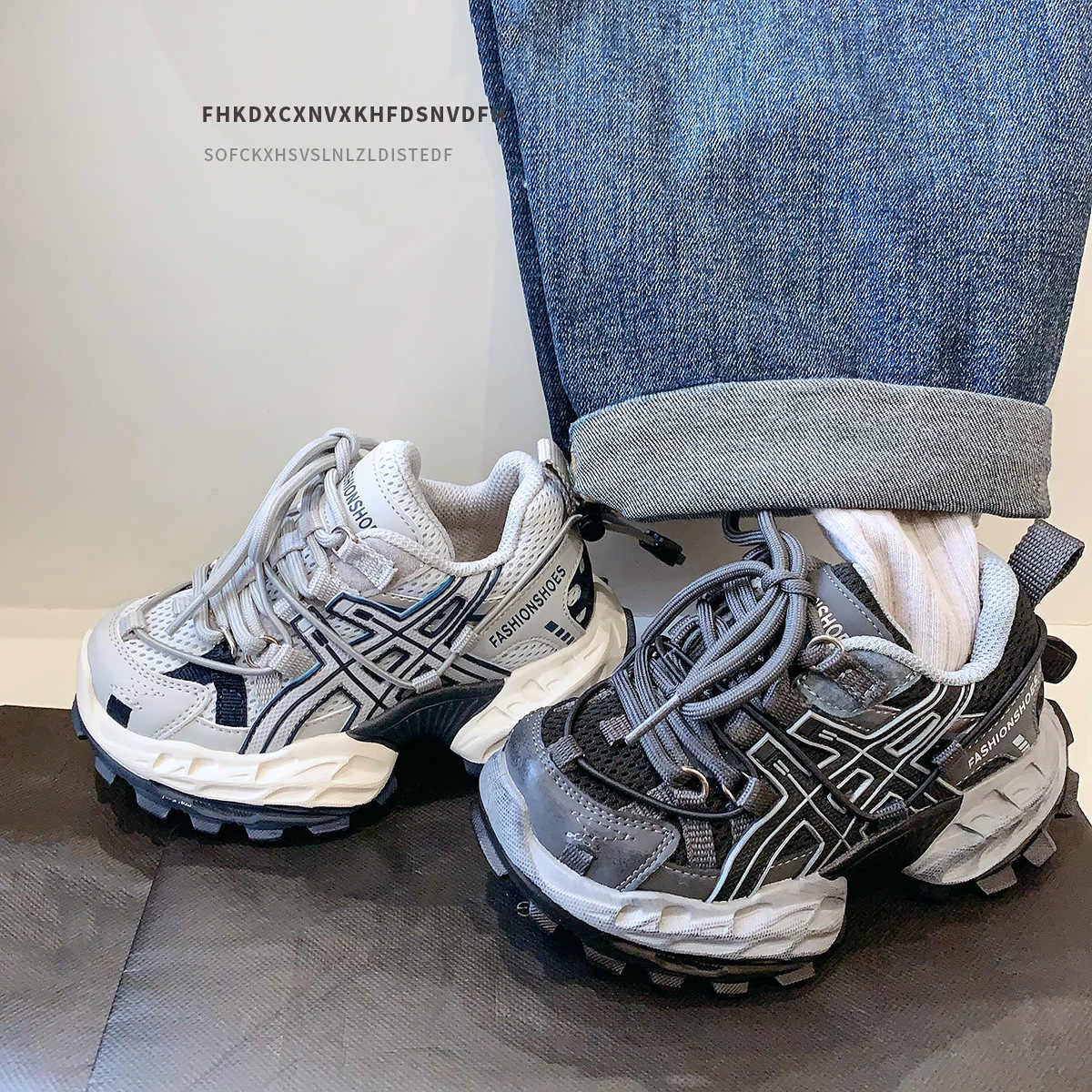 Новая спортивная обувь для детей весной 2025 года мода иностранная девушка делает старую обувь для мальчиков