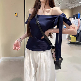 �Sֻֻzzpalette �r�ֶ�����~һ�¶ഩ�����Y����б�����T��Ů��