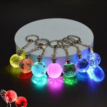 LED灯发光七彩创意水晶玻璃球钥匙扣气泡球足球篮球地球个性样式