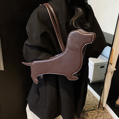 クロスボーダークリエイティブホットガールアームトートバッグ女性の新しいインスタイルニッチ通勤ポータブルショルダーバッグ