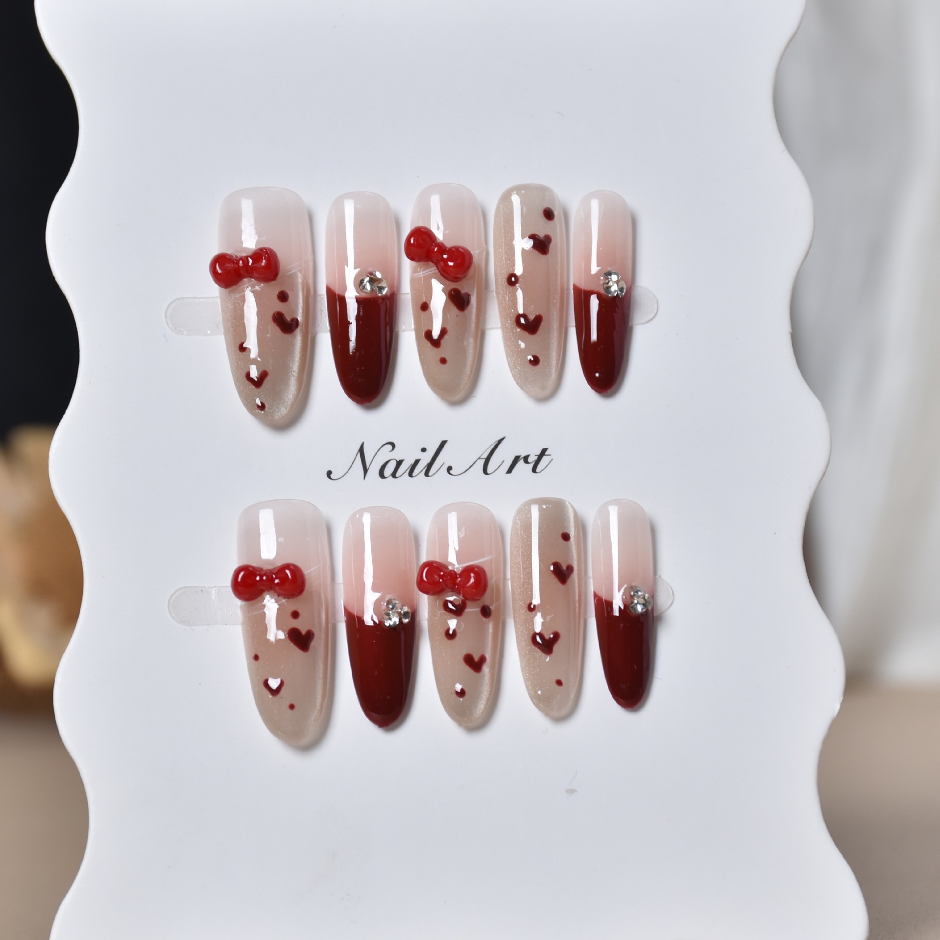 2026 Año Nuevo ojo de gato rojo usar uñas hechas a mano puro arco manicure productos terminados estudiantes lindas uñas falsas