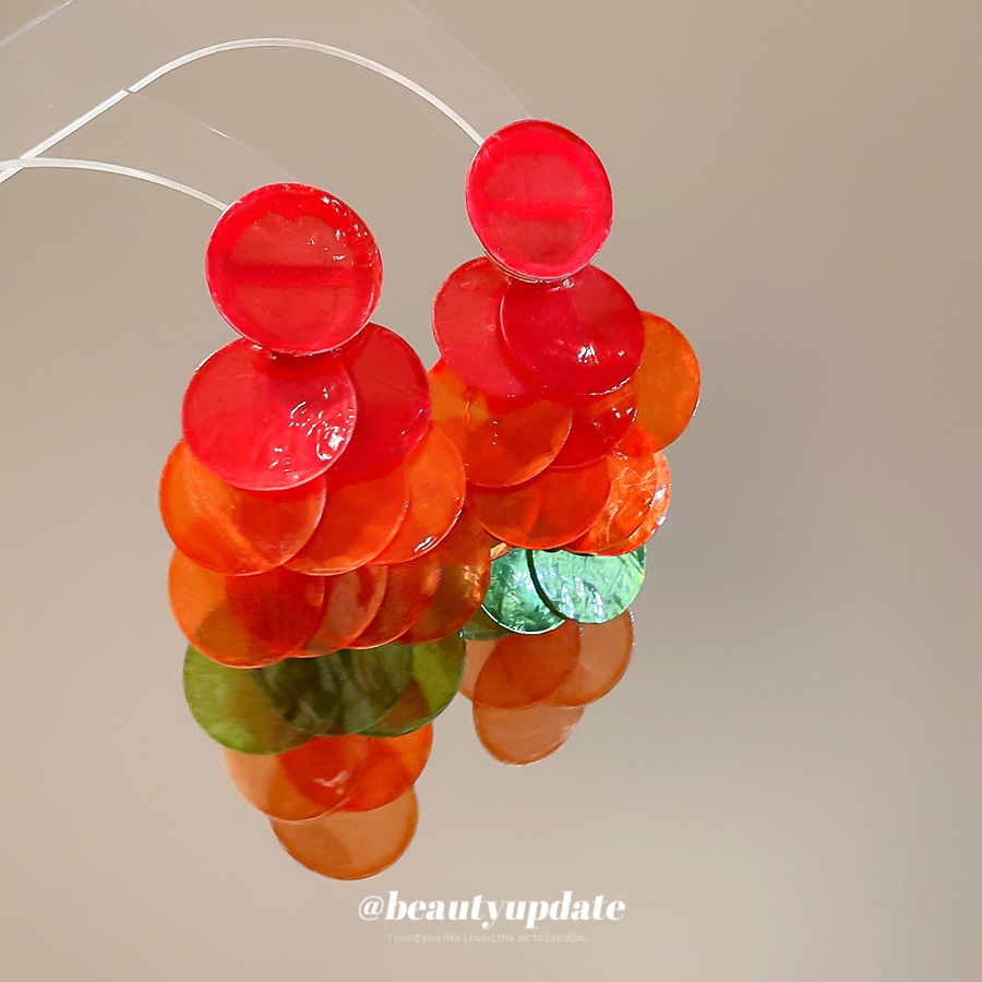 Pendientes de borla de concha redonda de aguja de plata Pendientes de moda de estilo de vacaciones para mujer Pendientes de sentido de alta gama de lujo ligero Sentido de diseño nicho