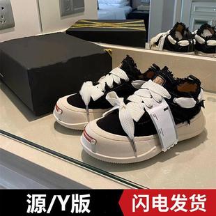 ��ˇ�dͬ��Ь�ӽ���ڰװ����_��Ц����Ь��H���һ�_��С��Ь