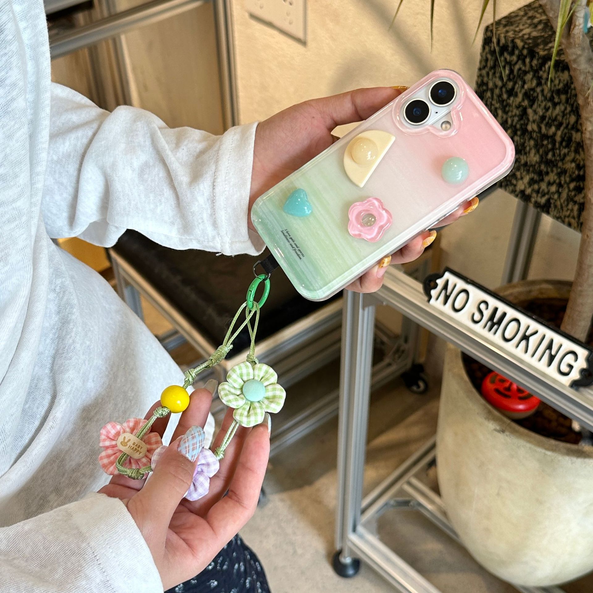 Pequeñas flores tridimensionales frescas para Apple 16ProMax funda para teléfono móvil 15Pro Gradiente 14/13 Nueva mujer 15PM