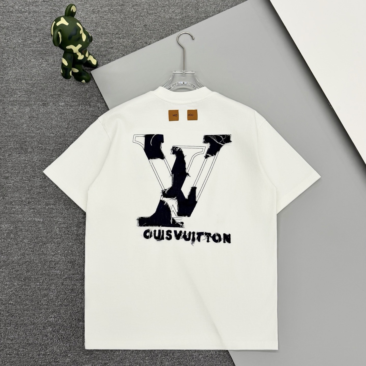 Louis Vuitton T-shirt 3D Graphic Logo White