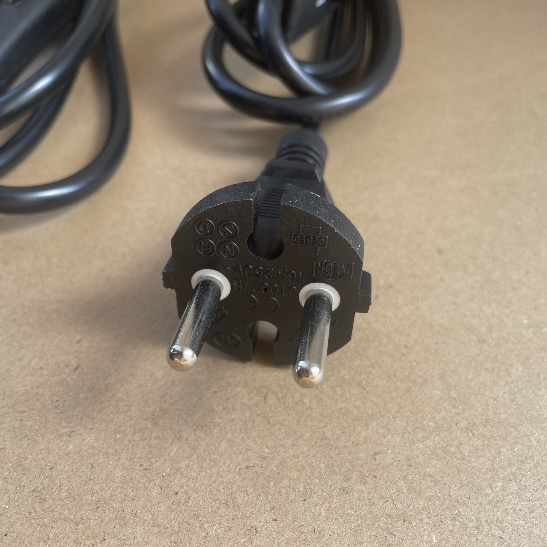 欧式多国认证法国头二芯圆头电动工具插头电源线16A250V H05VV-F