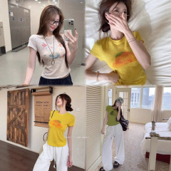 美しい花糸フルーツプリントラウンドネック半袖Tシャツレディース2025夏新作万能ショートシャツトップ