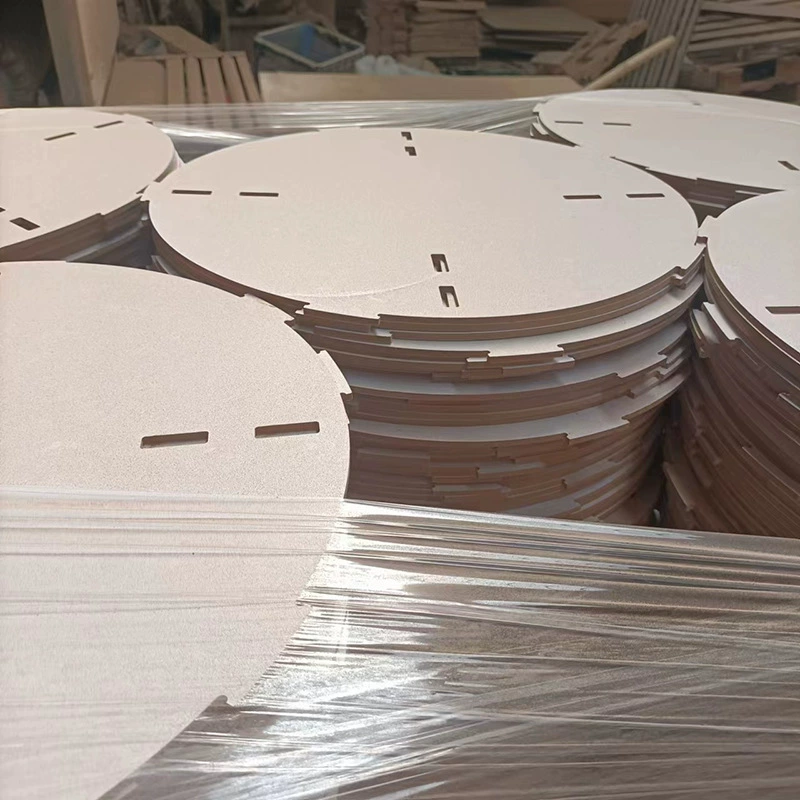 Обработка, резка, гравировка специальной формы, отделка шпоном, изготовление задних панелей для фоторамок, обработка плит МДФ (средней плотности)