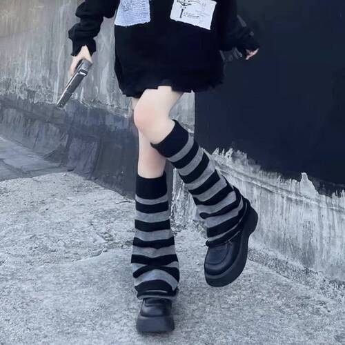 Autumn and winter jk trumpet socks warm woolen loose knitted brown striped long stockings leg covers hot girl