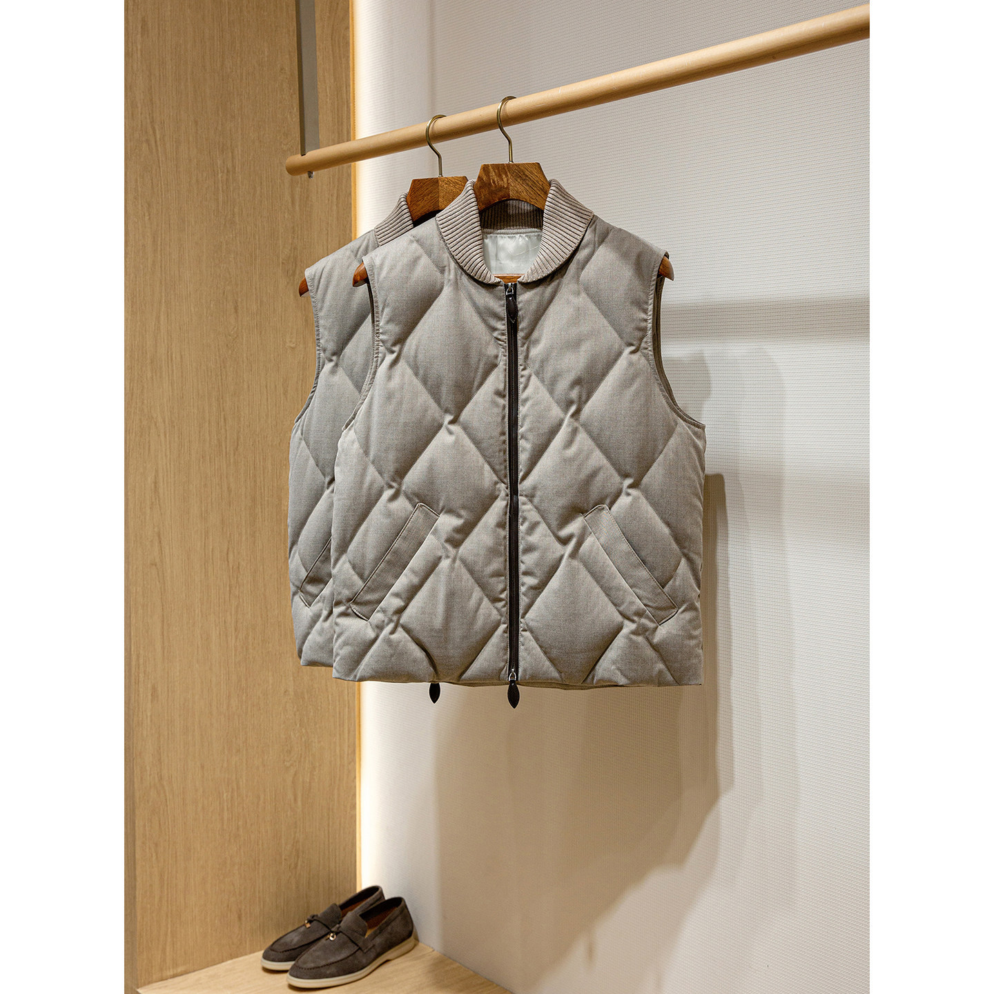 Pre-sale warm white goose down filled diamond-patterned wool blend knitted collar down vest for men