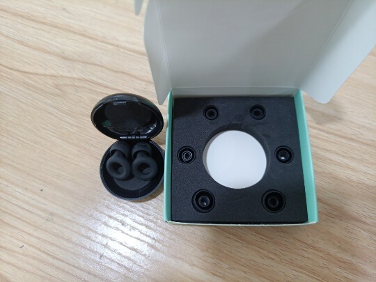 跨境定制款专供硅胶隔音降噪睡眠耳塞挂脖耳塞可定制产品logo颜色|undefined