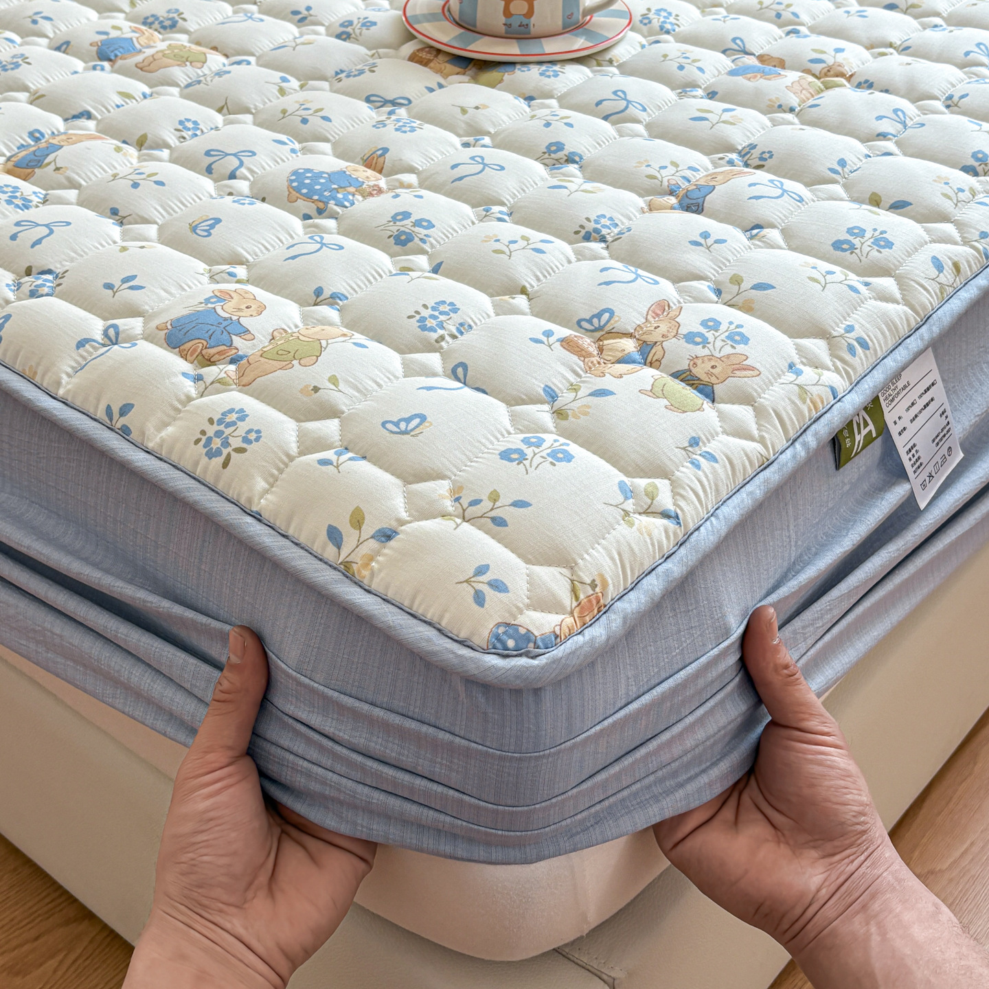 Ins-Style New Wrinkled Gauze Quilted Cotton Fitted Sheet, Class a Thickened Full-Cover Non-Slip Mattress Protector for Simmons Mattress