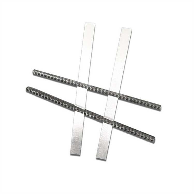 �ӹ��������ε�Ƭ ��װ���и��ݵ� ��ڻ��õ�Ƭ ���ϱ�Ĥ�е�