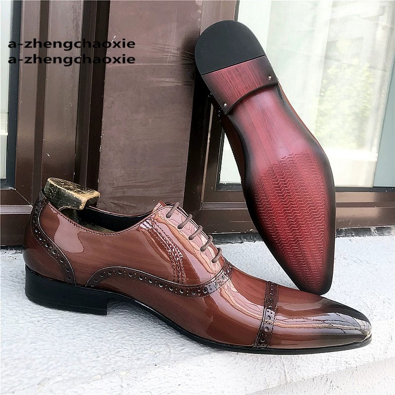 New Stylish High-End British Men's Leather Shoes with Carved Patterns, Suitable for Weddings and Casual Wear, Pointed Toe Three-Strap Leather Shoes, Brogue Men's Shoes