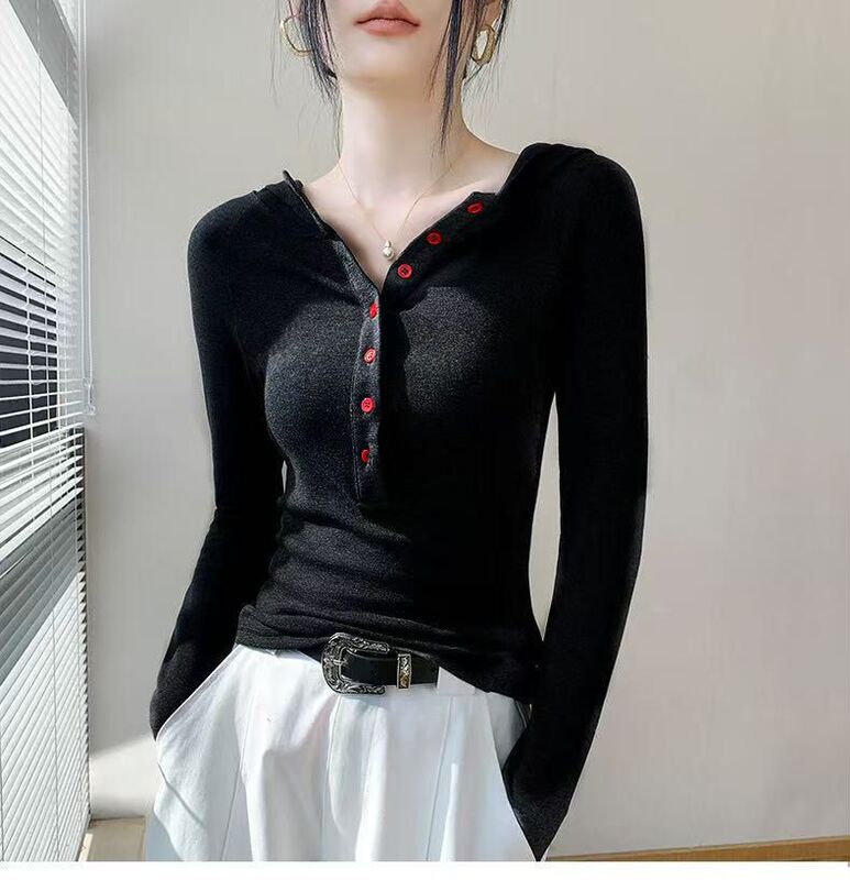 纯欲风连帽显瘦长袖T恤女2025年早秋季新款法式气质修身排扣上衣|undefined