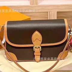 広州新 2025 老眼本革バゲットバッグ女性のショルダーバッグクロスボディバッグ脇の下バッグインターネット有名人バッグファッションバッチ