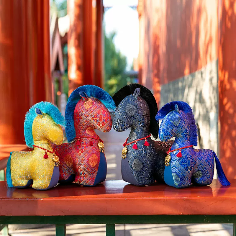 马年吉祥物毛绒玩具生肖马公仔民族风花布小马玩偶礼品布娃娃批发