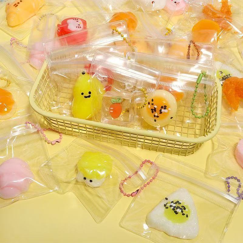 Cartoon marshmallow nube pellizco rojo en línea cremoso brillante cara nube suave amorosa creativa pellizco música de pellizco