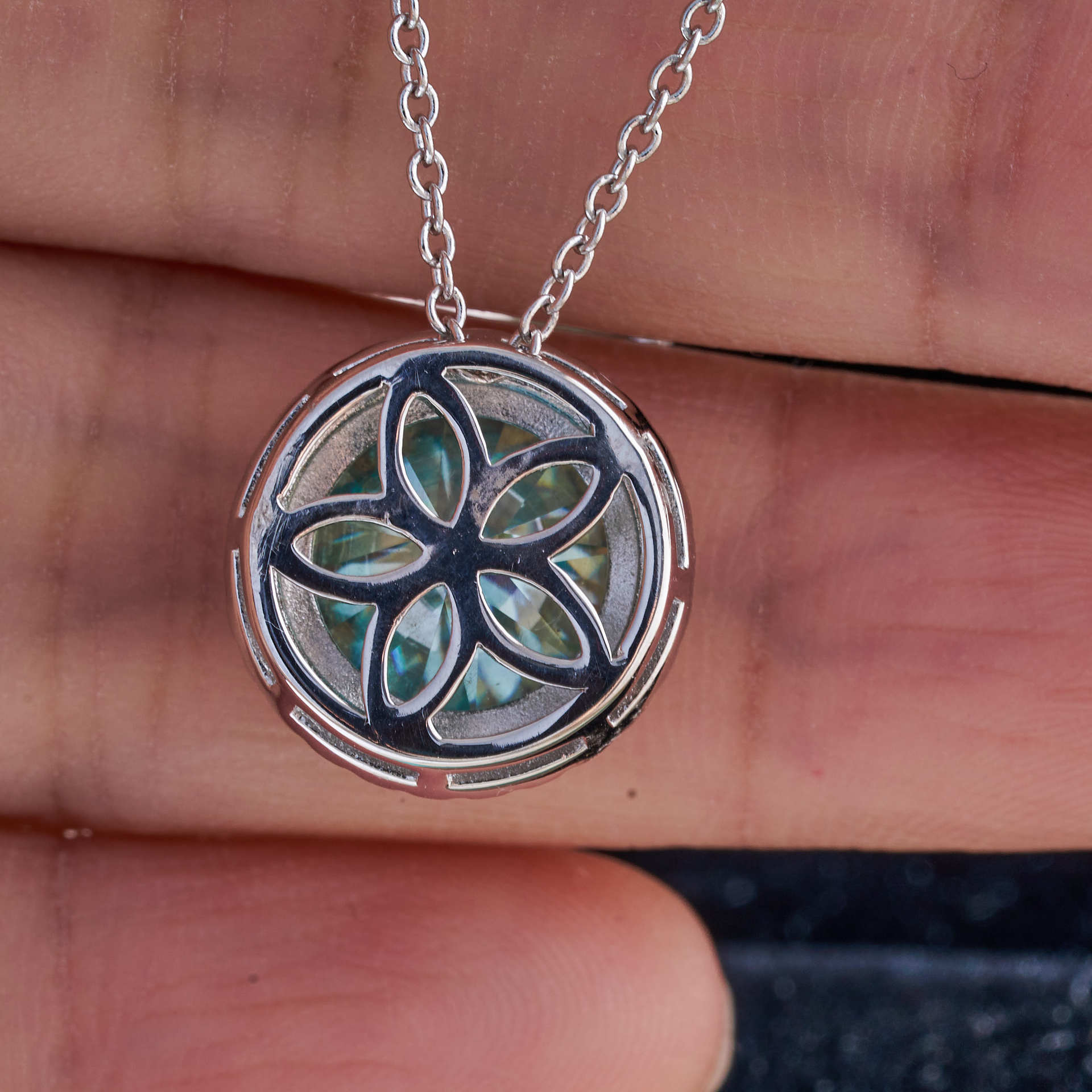 2022 nuevo S925 plata 5 quilates rosa ocho corazones ocho flechas cortar collar de piedra de moissan entrega cadena