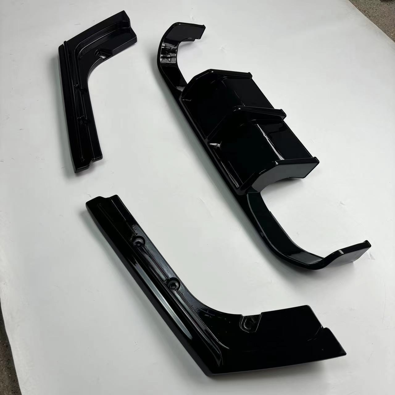 Suitable for Bmw 3 Series F30 Modified to M3 Rear Lip with Lights or Without Lights Rear Diffuser Modification Body Kit