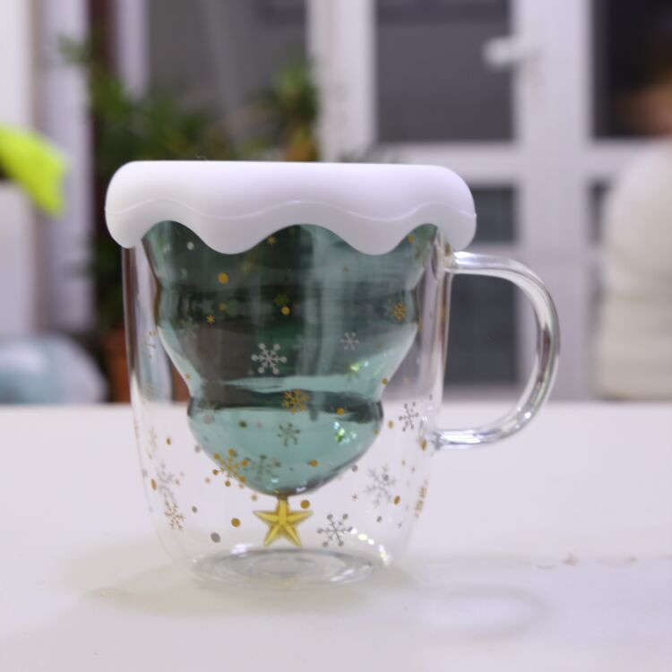 Vieja taza del deseo de la estrella